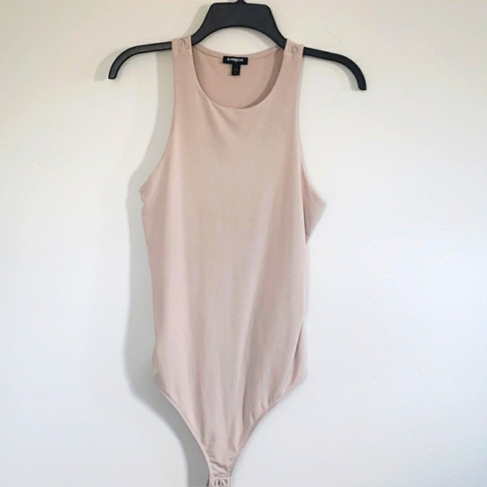 Express Nude Blush Sleeveless Bodysuit Size Small